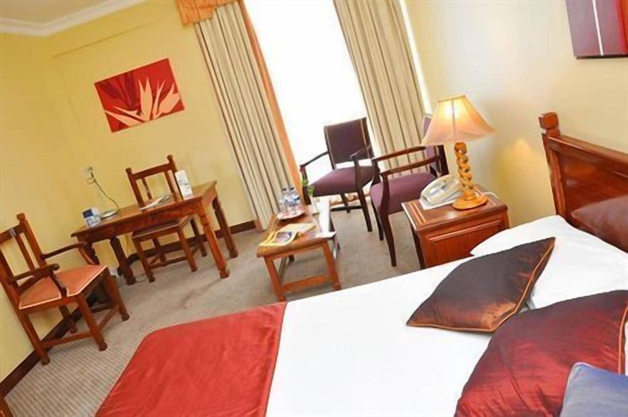 Gold Crest Hotel Quatre Bornes Extérieur photo
