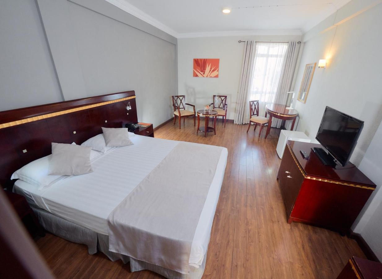 Gold Crest Hotel Quatre Bornes Extérieur photo