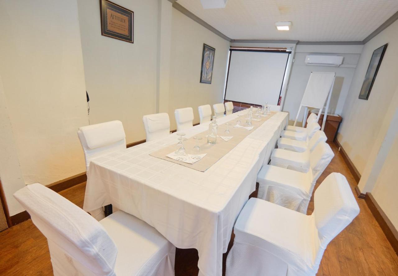 Gold Crest Hotel Quatre Bornes Extérieur photo