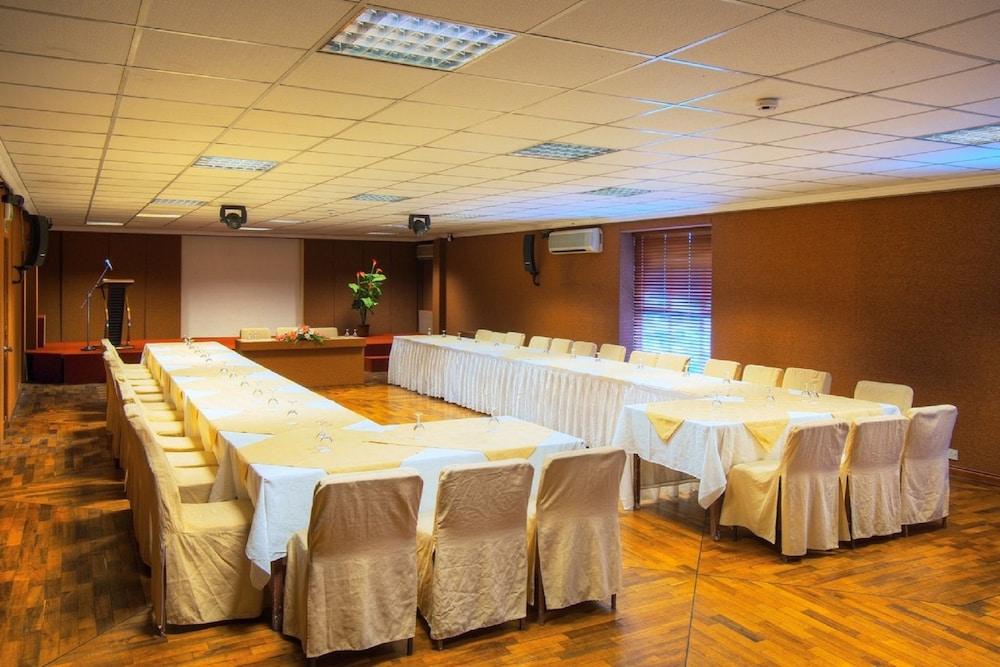 Gold Crest Hotel Quatre Bornes Extérieur photo