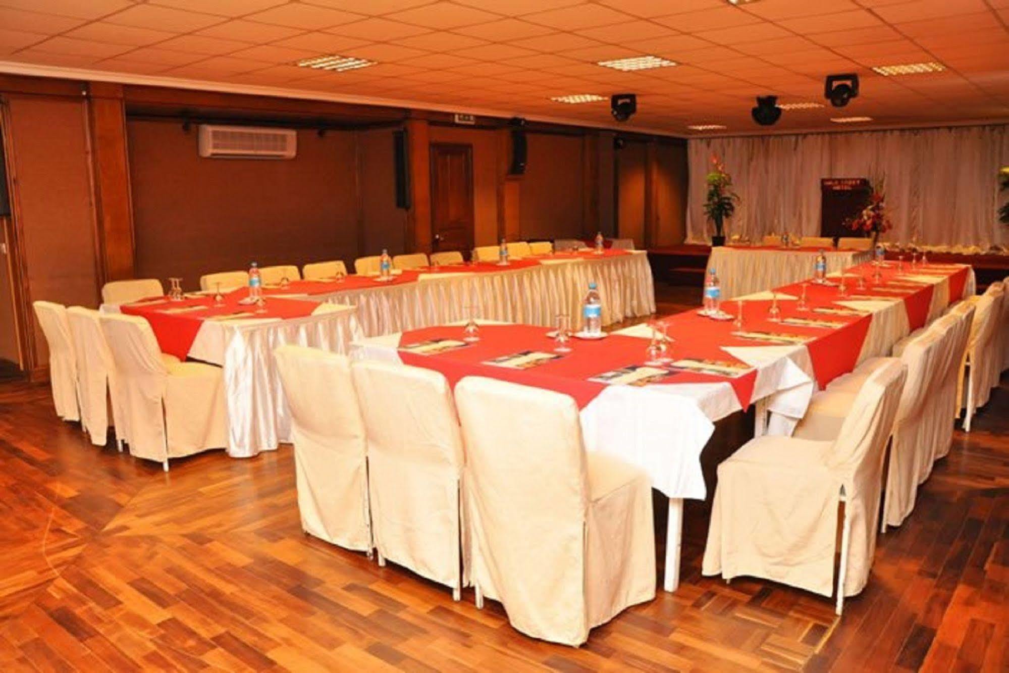 Gold Crest Hotel Quatre Bornes Extérieur photo
