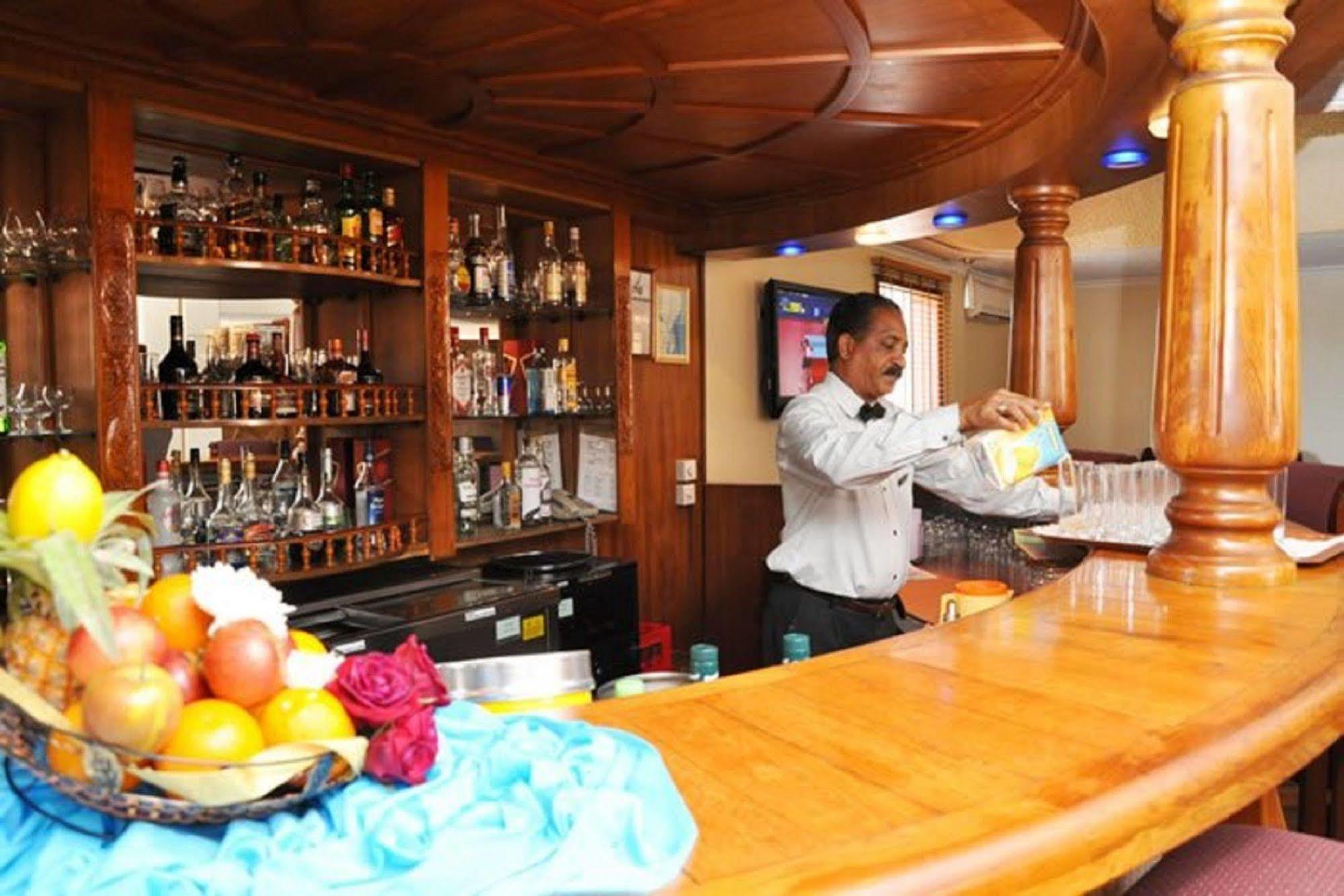 Gold Crest Hotel Quatre Bornes Extérieur photo