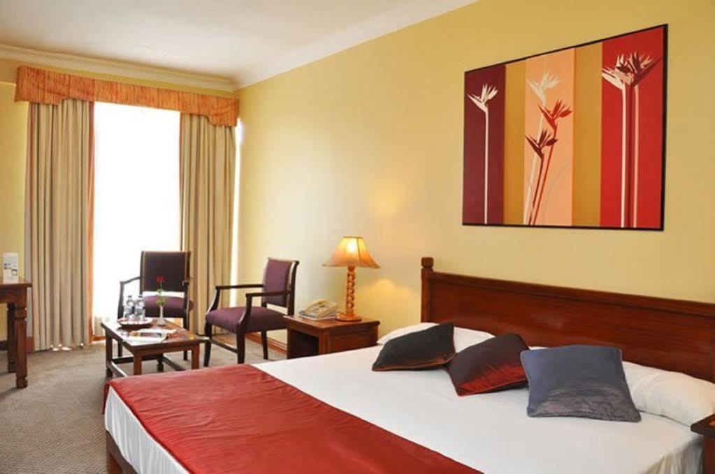 Gold Crest Hotel Quatre Bornes Extérieur photo