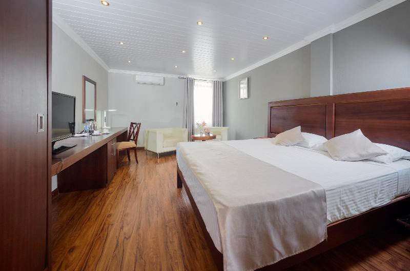 Gold Crest Hotel Quatre Bornes Extérieur photo